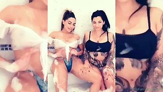 Amateur webcam lesbians mutual masturbation with toys