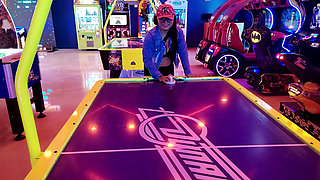 Encounter at the Mall of America (Minnesota): Between Luxury, Desire, and Pleasure