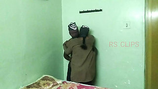 Tamil Office girl sex With  Office Boss in OyO
