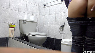 Girlfriend Gets Hard Anal Fuck in Bathroom, Deep Anal Creampie