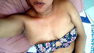 Hot stepmom Lapotracaliente gets squirting assistance from her vibrator