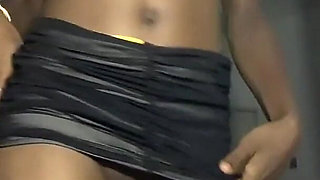 Browngurl234s Bedroom Vibes Sensual Energy and Twerk Performance