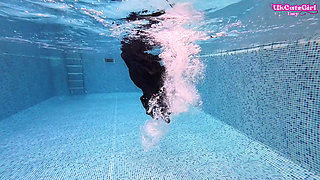 Neoprene Goddess Binds & Overpowers Sub Underwater with Strap on Shock