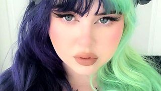 Masturbation close up Tamara big clit