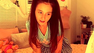 Amateur big ass brunette teen with