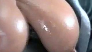 Stortittad svensk Milf leker med dildos