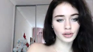 Brunette Solo Webcam Masturbation