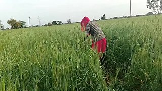 Desi Indian Girl First Time Tight Video - Beautiful Desi Bhabhi Outdoor Sex