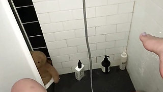 AMATEUR- SAUDI ARABIAN SNOWWHITE- WATER STIMULATION- MULTIPLY INTENSE REAL ORGASM IN SHOWER AT HOME-BEAUTIFUL WHITE GIRL- MUSLIM