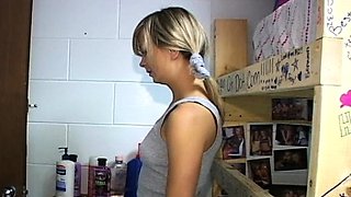 Cute amateur blonde teen Nishe pussy fucked in the car