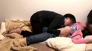 Amateur flashes her big boobs and ripped with the cab driver