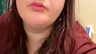 BBW Eye Contact Toilet Farts and Log Plops Intimate POV with Bella Blast