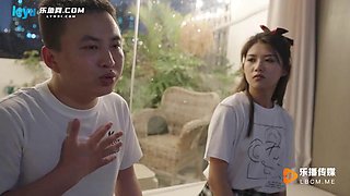 Model - Hot Screaming Bitch Fucking Her Cousin!