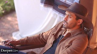 Jias Complicated Relationship Heads from Wrath to Passion (Alex Jones, Jia Lissa)