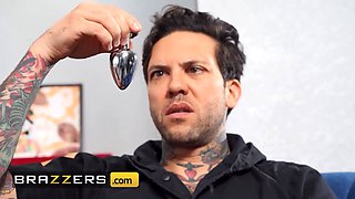 Hot Alexis Fawx determines to give herself a christmas present a insane assfuck screw with her husband's brother - brazzers