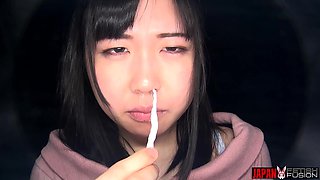 Ena Yuzuriha's Extreme Nose Presentation