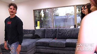 28yo Handsome Model Fucks Horny Milf