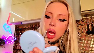 Sexynympho webcam model uses toy on clit to masturbate
