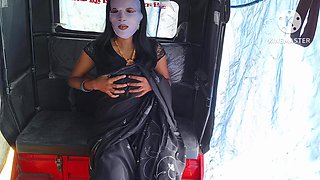Young Bhabhi Fucking with E-rickshaw Driver When She Not Pay Rent of E-rickshaw