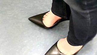 Amateur lady in high heels plays out her foot fetish fantasy