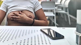 flashing boobs in a restaurant