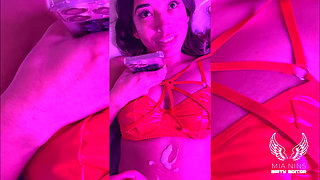 Red Latex Ignore Cum Cleanup with Latina Mianins