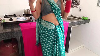 Javaan Bahu Ko Sasur Ji Ne Ghar Ki Kitchen Par Akela Paakar Kiya Sex Stepdaughter-in-law At Home Kitchen Fucking After Getting Alone