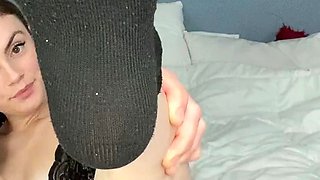 Amateur Foot Fetish Girlfriend Sucks and gives a Footjob