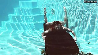 Very hot blonde movie with pin-up Mia Split from Underwater Show