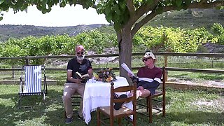 honored guest treatment