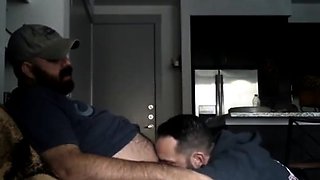 Latino Amateur Blowjob mit Cum Tribute