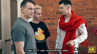 Cuck4k. russian Double Penetration threesome organised by a caring hubby