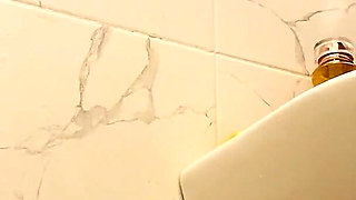 Uglygalz Golden Shower