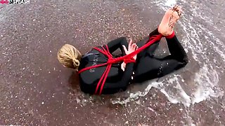 Lucy Lauren In A Wetsuit - Rope Bondage Escape Challenge On The Beach