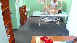 Hidden camera at the doctor's office records amazing sex with a patient