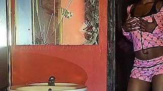 Had to Get Another Pussy Play One in During Work Hours Again....omg I Think Someones Cumming!!