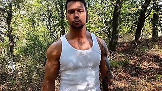 Handsome muscled str8 jerking off solo