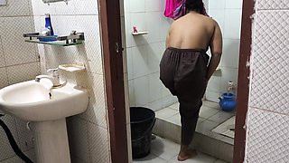 I See My Aunty Going to the Bathroom and I Started Fucking Her Ass