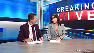 Brazzers - Breaking News: She Wants to Fuck