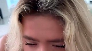 Lilbabymj Blows a Cock In Her Gym Clothes