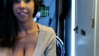 Close up amateur masturbating solo
