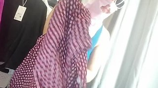 Hairy Latina Pussy Fingered by Amateur MILF with Big Ass and Tits