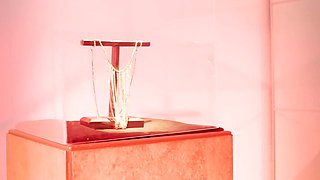 Kissa Sins' Greedy Passion in a Sultry Space