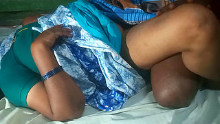 Hot desi big ass aunty sex with desi saree removing